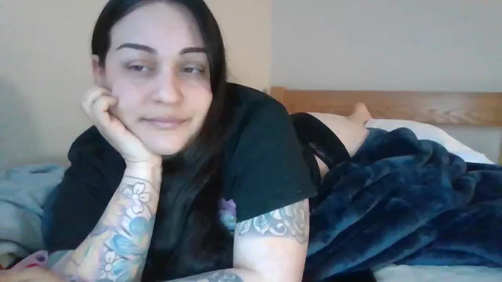 Gallery image thumbnail from TeamTori's myfreecams stream on, 04/07/2024, 12:40 image 13 of 20