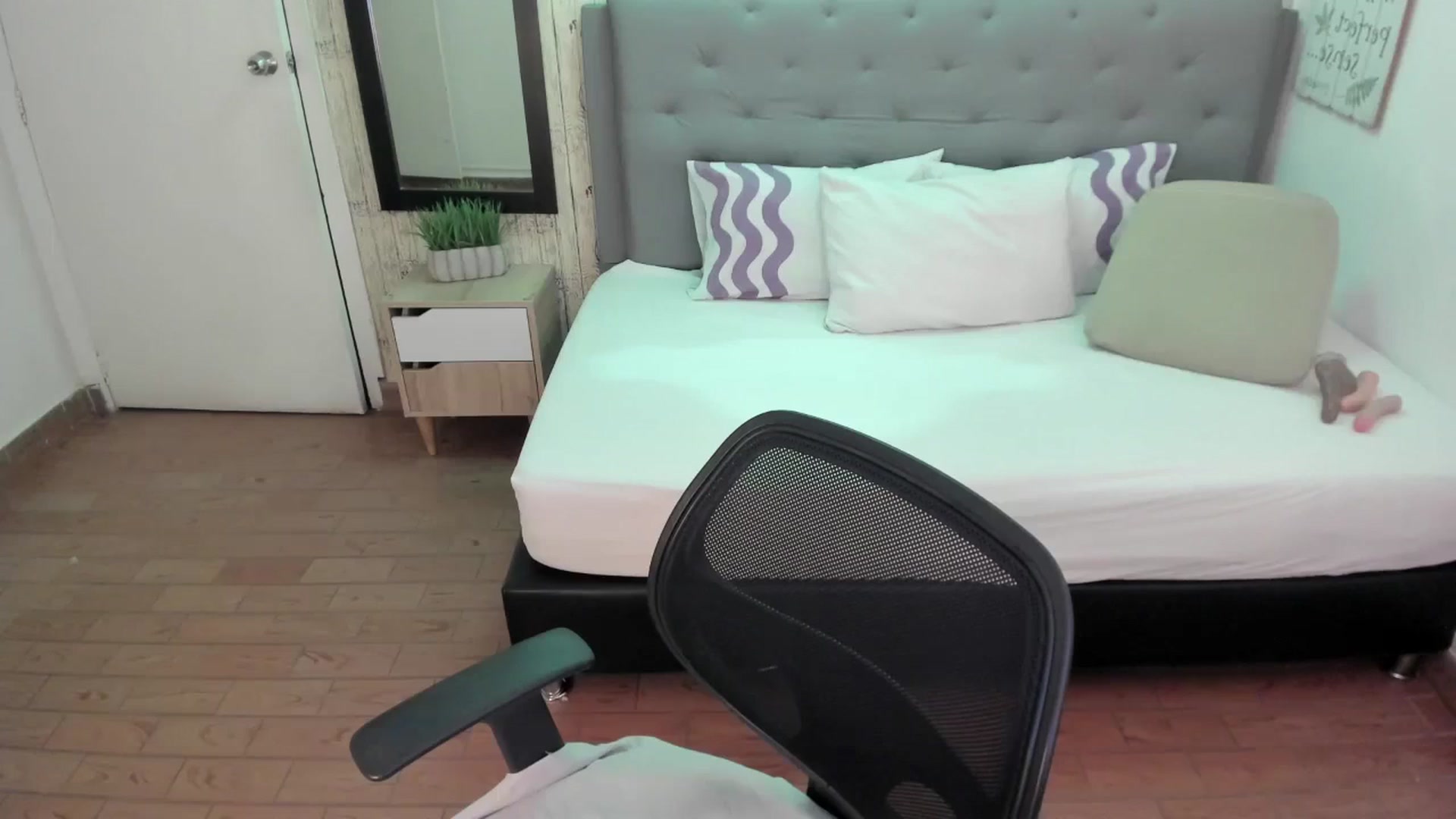 Gallery image thumbnail from TeaseQueen_'s myfreecams stream on, 06/17/2025, 13:50 image 6 of 20