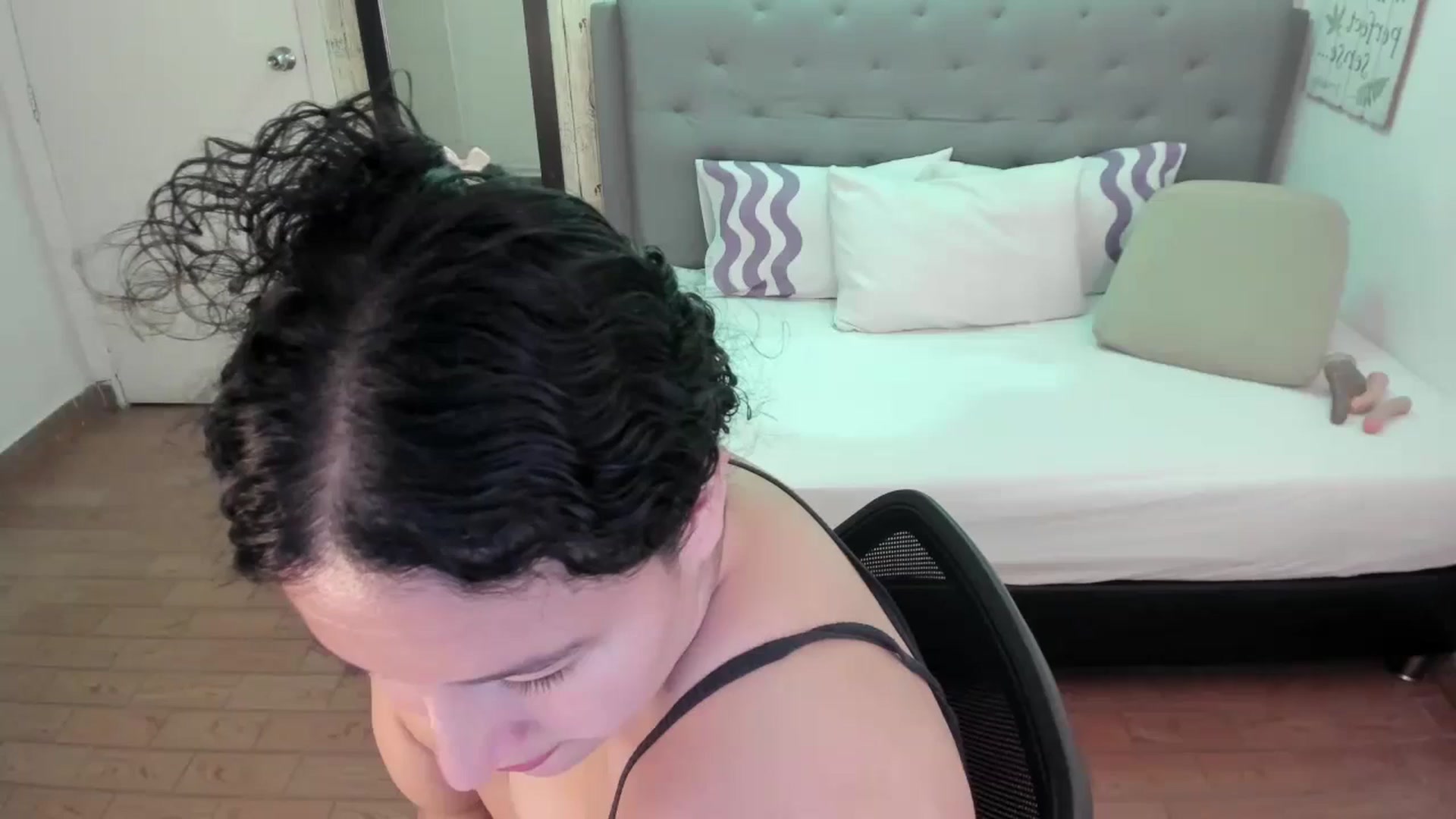 Gallery image thumbnail from TeaseQueen_'s myfreecams stream on, 06/17/2025, 14:27 image 5 of 20