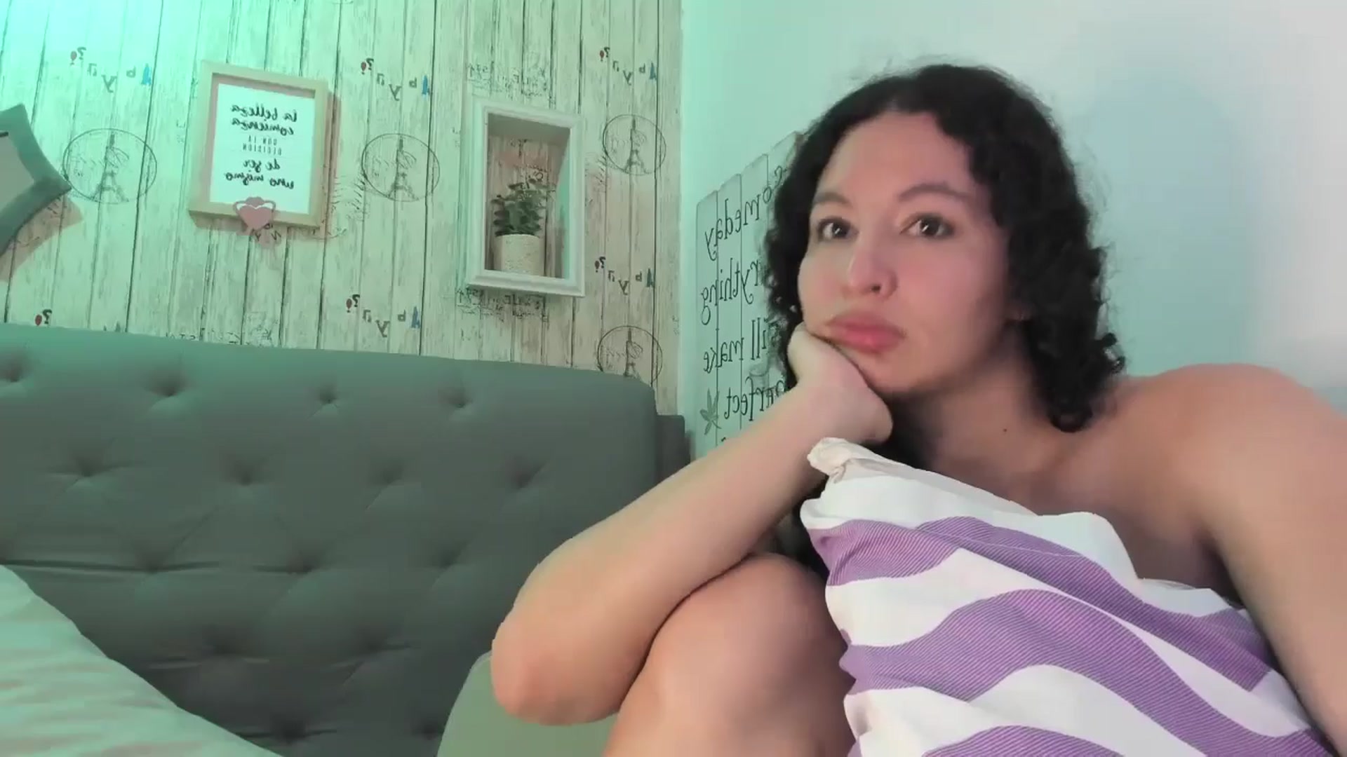Gallery image thumbnail from TeaseQueen_'s myfreecams stream on, 06/19/2025, 15:24 image 6 of 20