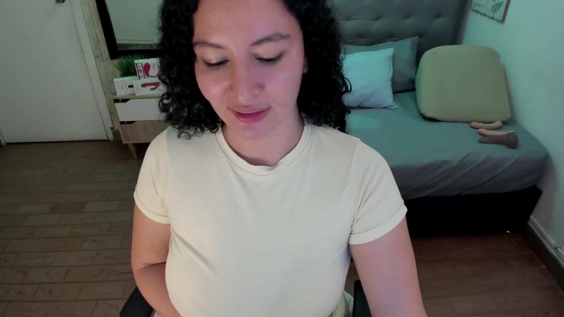 Gallery image thumbnail from TeaseQueen_'s myfreecams stream on, 06/28/2025, 16:08 image 5 of 20