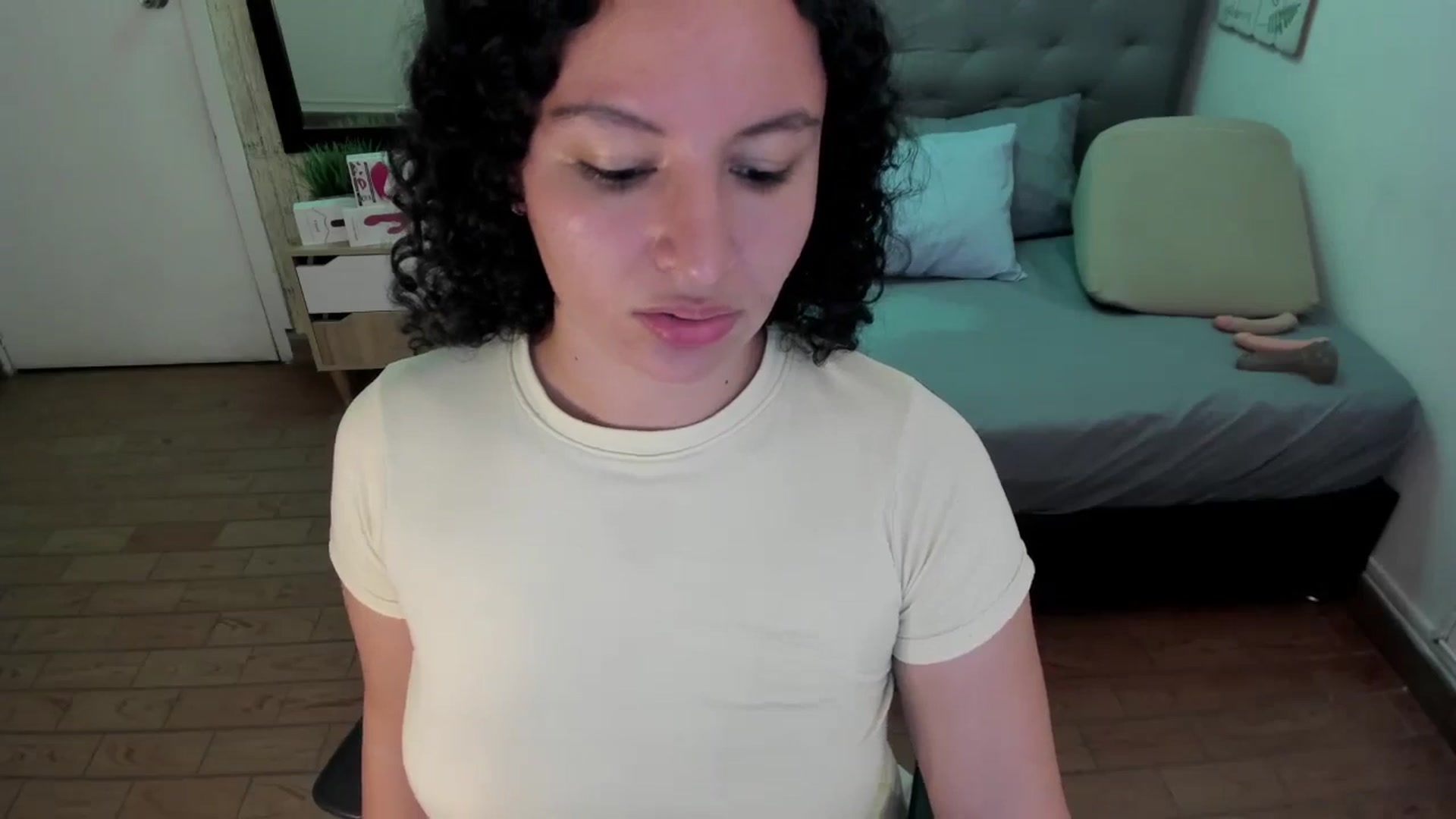 Gallery image thumbnail from TeaseQueen_'s myfreecams stream on, 06/28/2025, 16:08 image 7 of 20