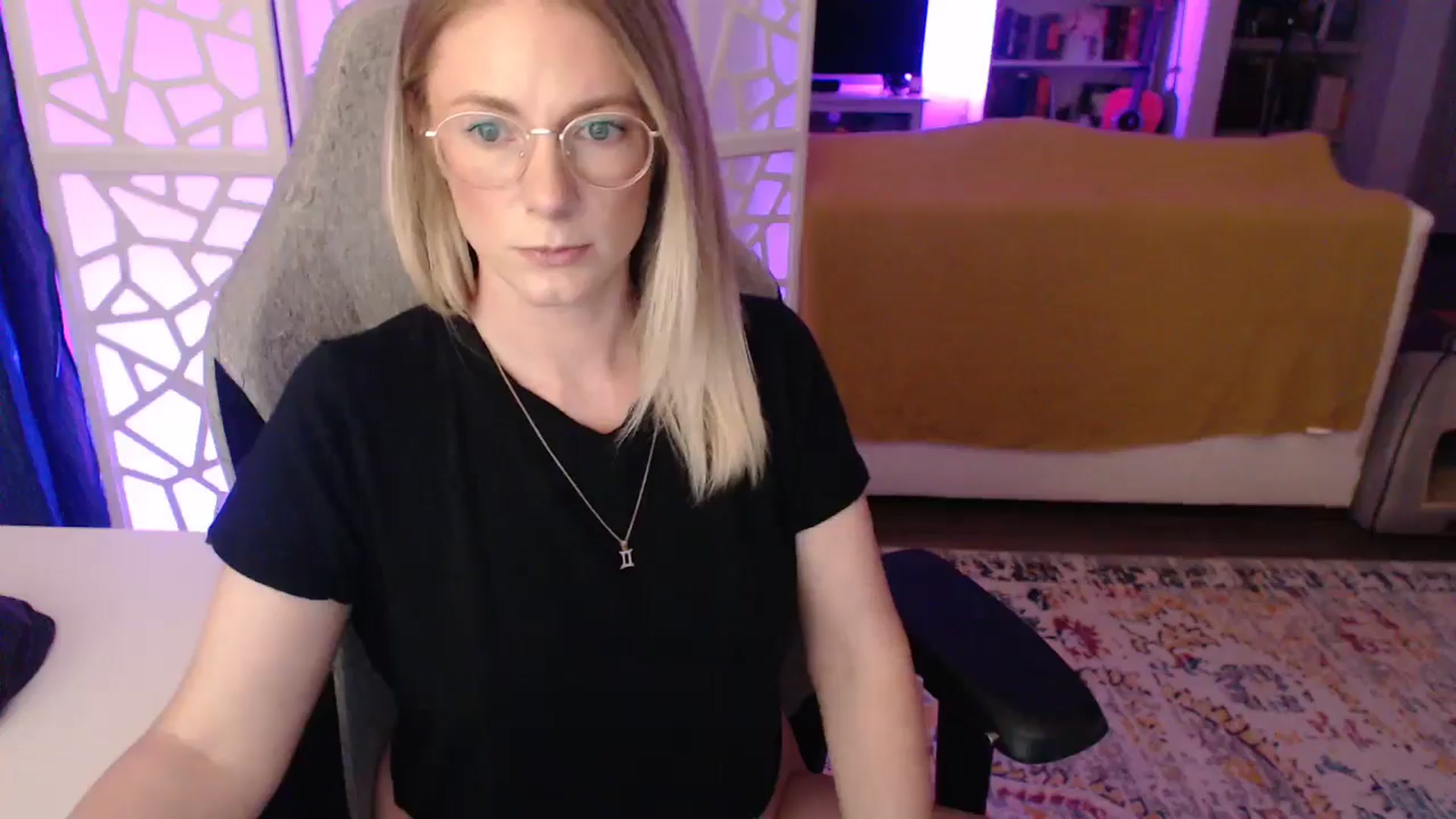 Gallery image thumbnail from Teecake's myfreecams stream on, 05/15/2024, 03:07 image 19 of 20