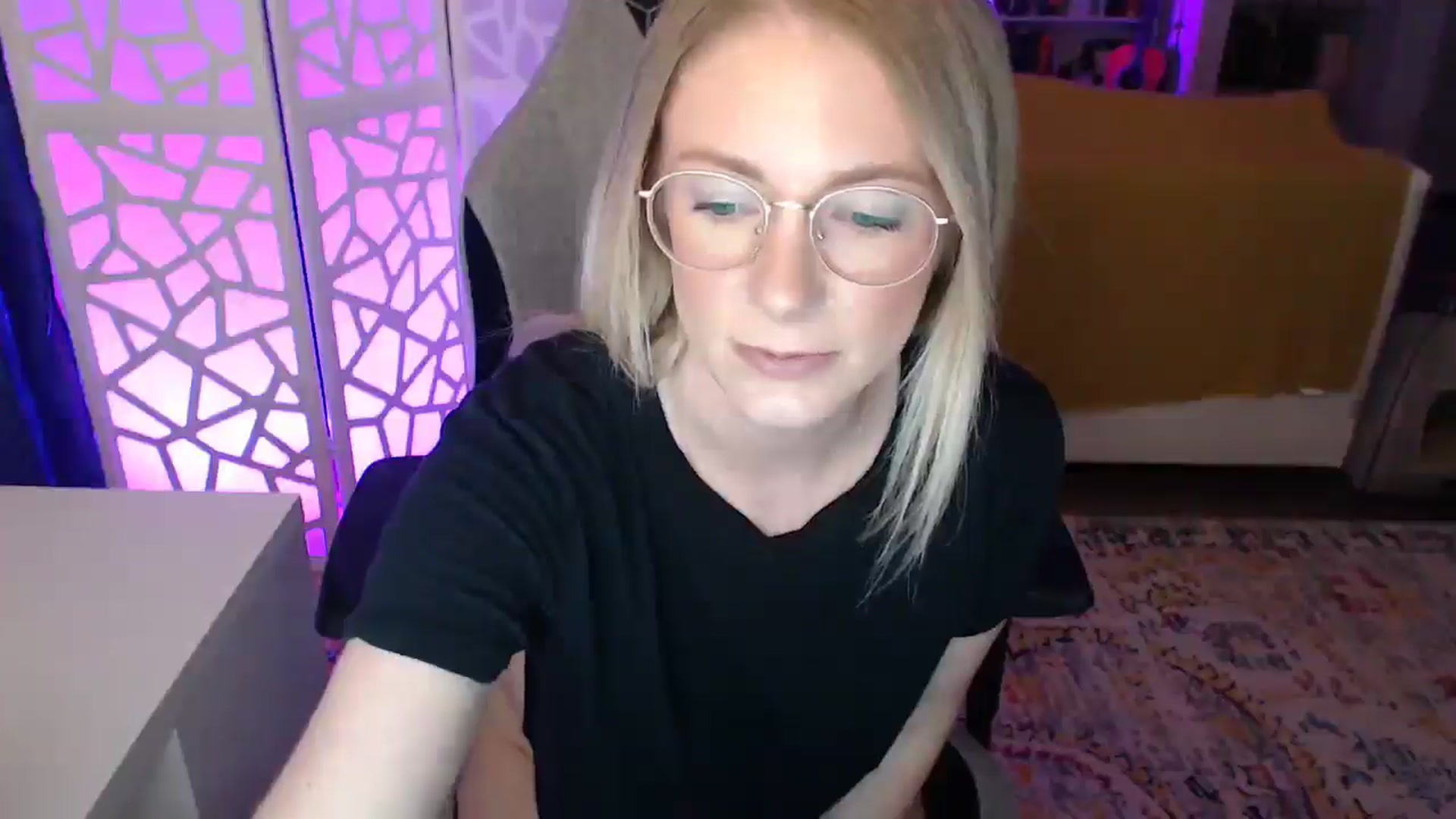 Gallery image thumbnail from Teecake's myfreecams stream on, 05/15/2024, 03:07 image 10 of 20