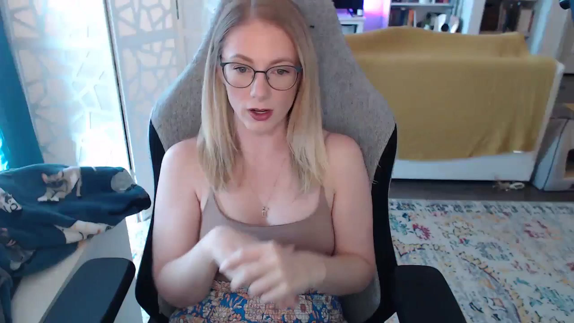 Gallery image thumbnail from Teecake's myfreecams stream on, 05/17/2024, 01:57 image 1 of 20