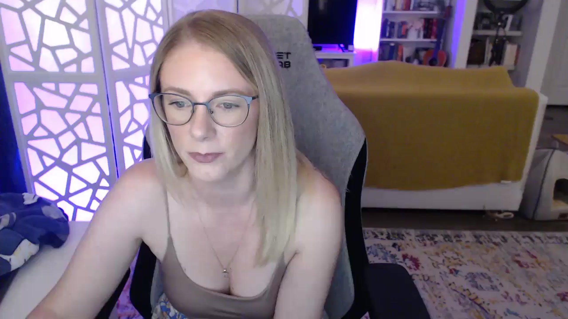 Gallery image thumbnail from Teecake's myfreecams stream on, 05/17/2024, 01:57 image 20 of 20
