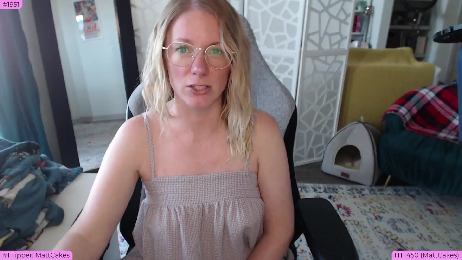 Gallery image thumbnail from Teecake's myfreecams stream on, 05/20/2024, 02:05 image 11 of 20