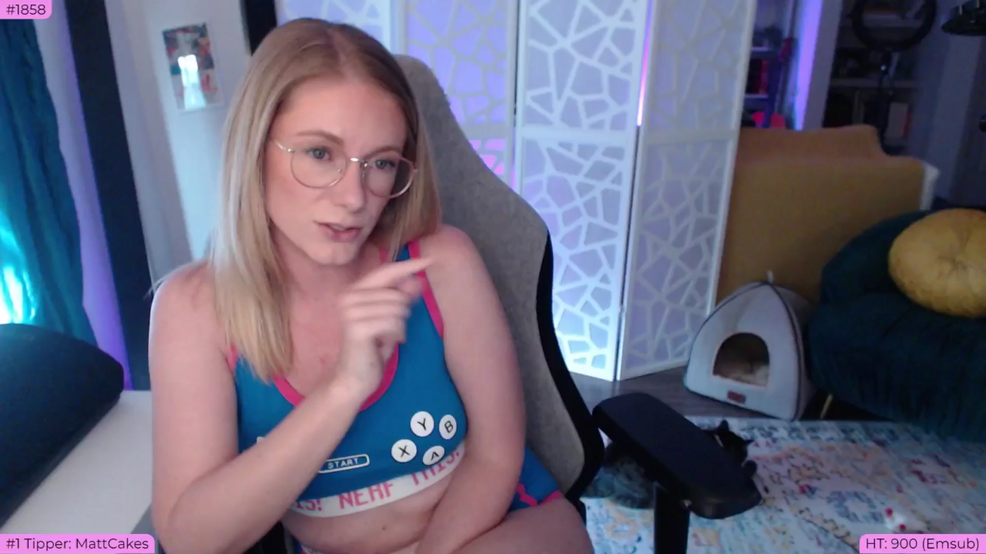 Gallery image thumbnail from Teecake's myfreecams stream on, 05/22/2024, 24:00 image 3 of 20