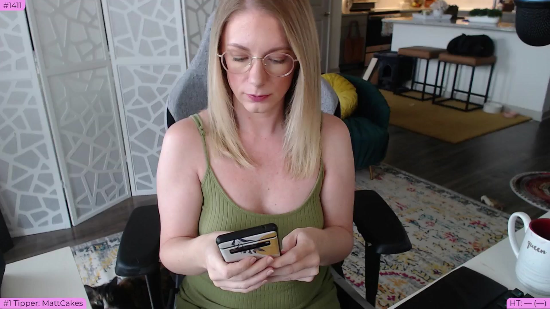 Gallery image thumbnail from Teecake's myfreecams stream on, 05/22/2024, 17:15 image 1 of 20