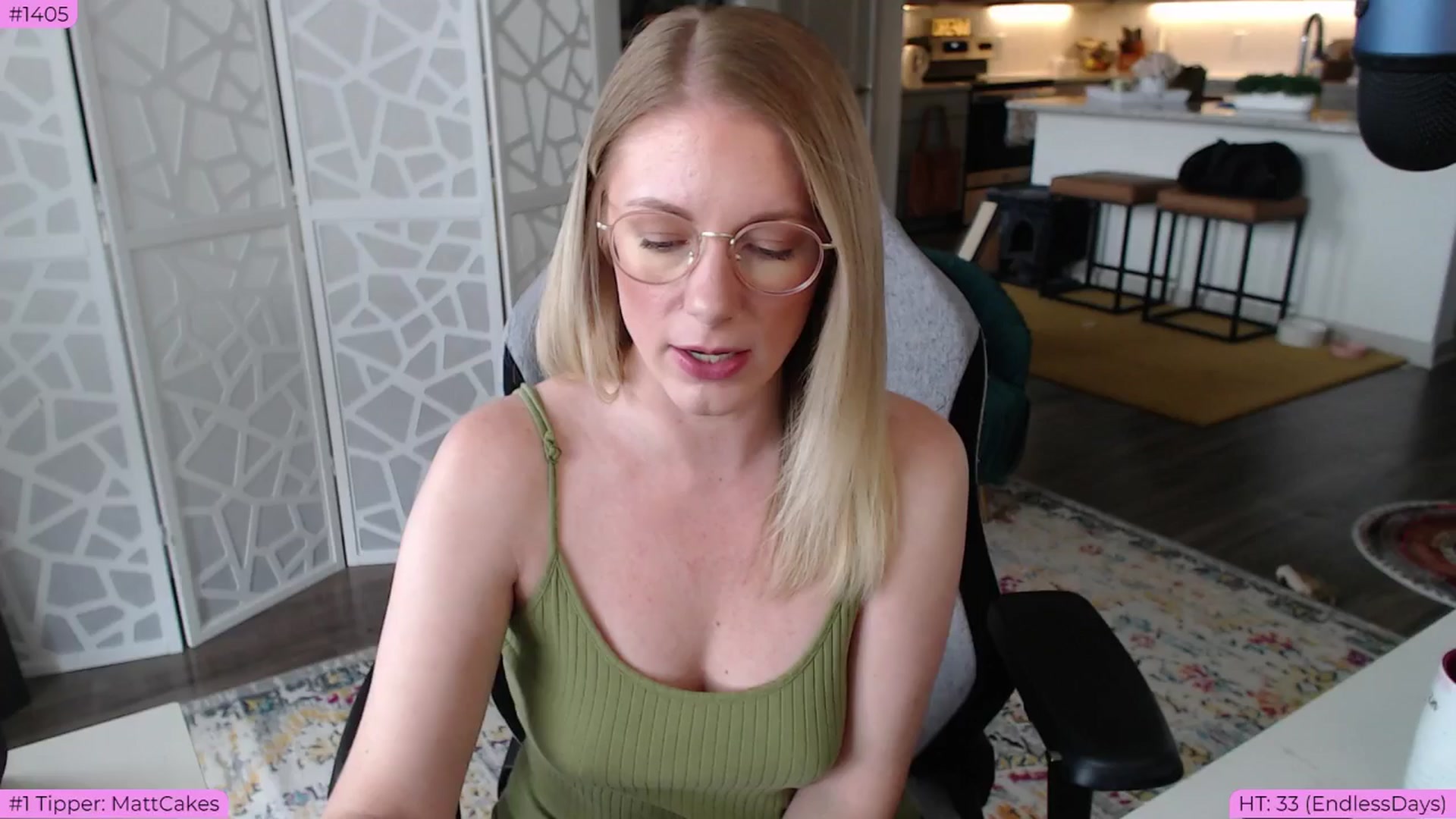 Gallery image thumbnail from Teecake's myfreecams stream on, 05/22/2024, 17:15 image 5 of 20