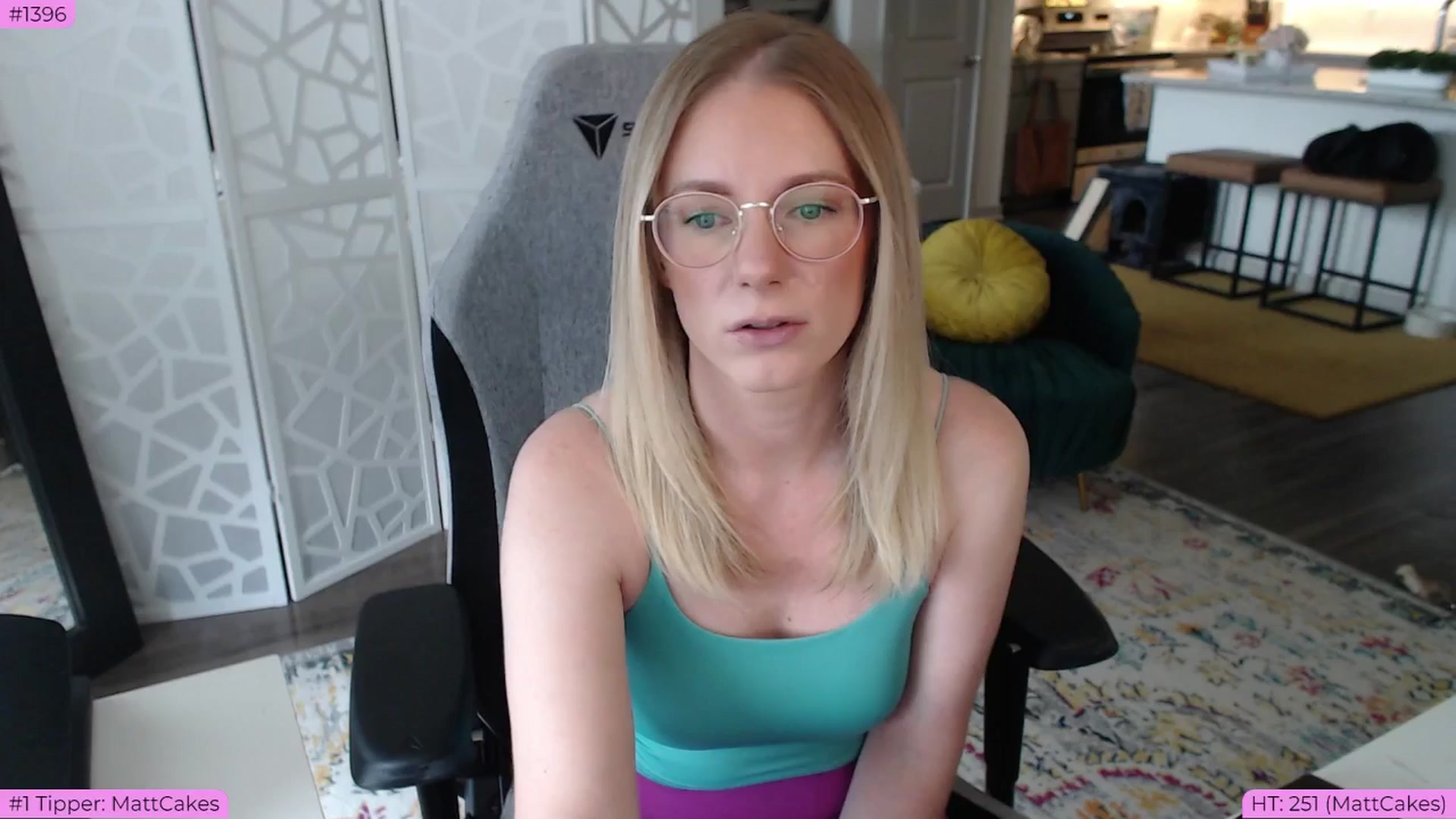 Gallery image thumbnail from Teecake's myfreecams stream on, 05/23/2024, 16:24 image 11 of 20