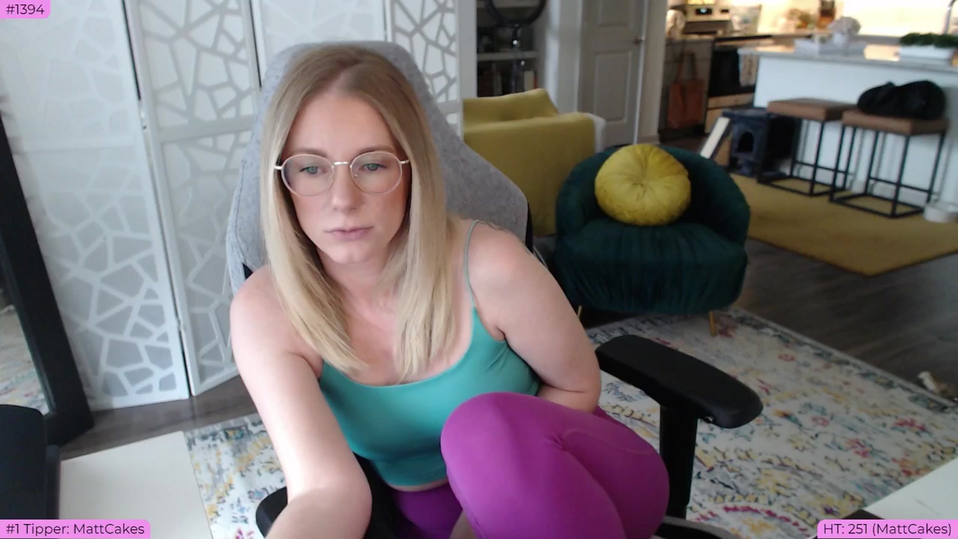 Gallery image thumbnail from Teecake's myfreecams stream on, 05/23/2024, 16:24 image 16 of 20
