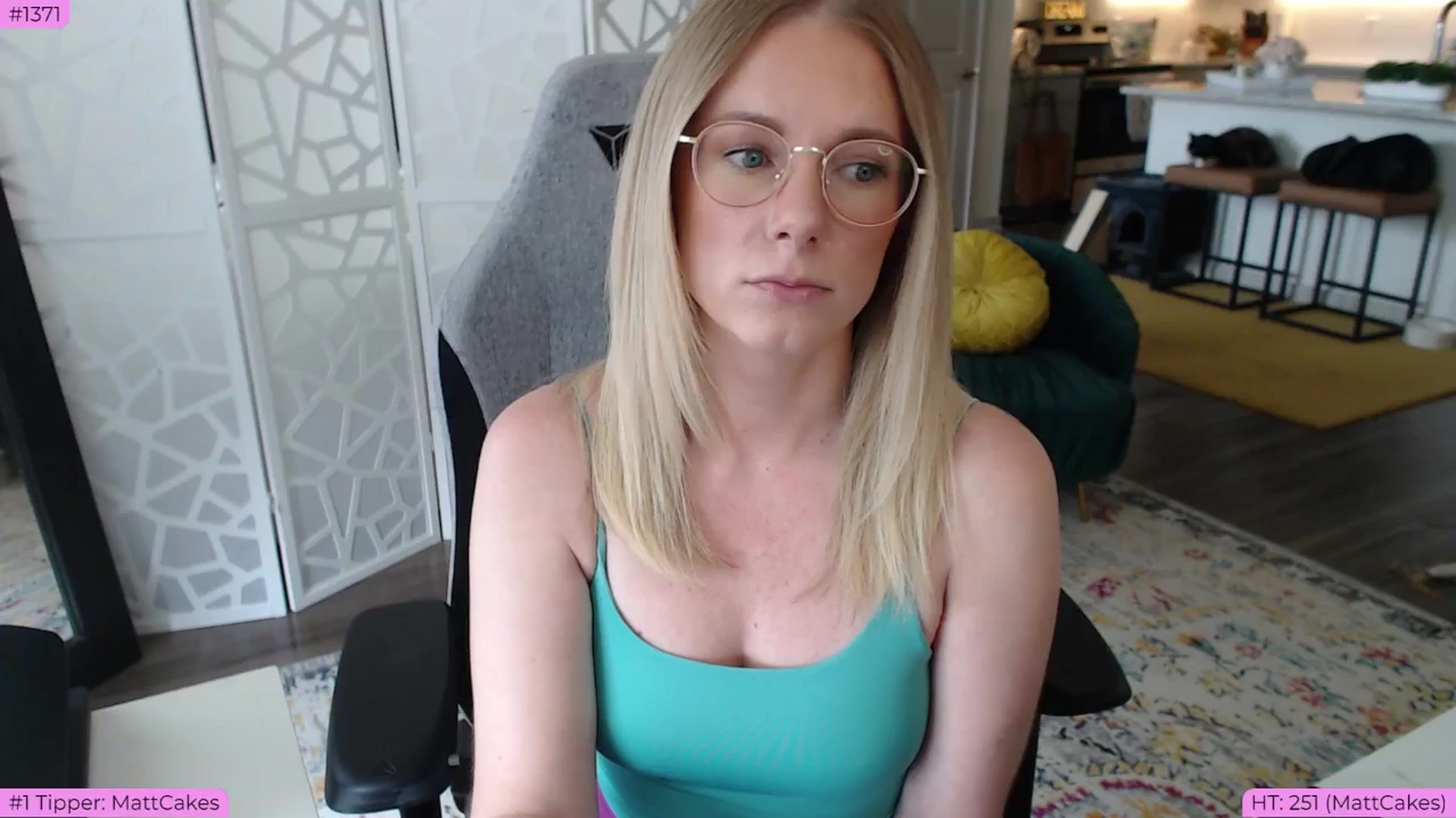 Gallery image thumbnail from Teecake's myfreecams stream on, 05/23/2024, 18:05 image 4 of 20