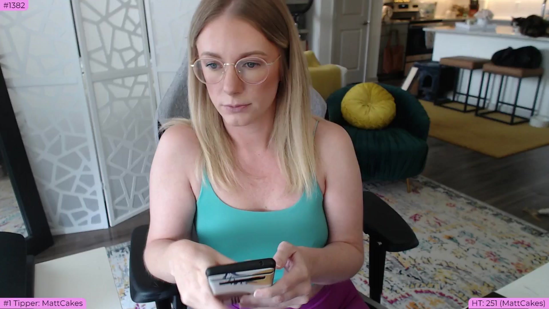 Gallery image thumbnail from Teecake's myfreecams stream on, 05/23/2024, 18:05 image 1 of 20