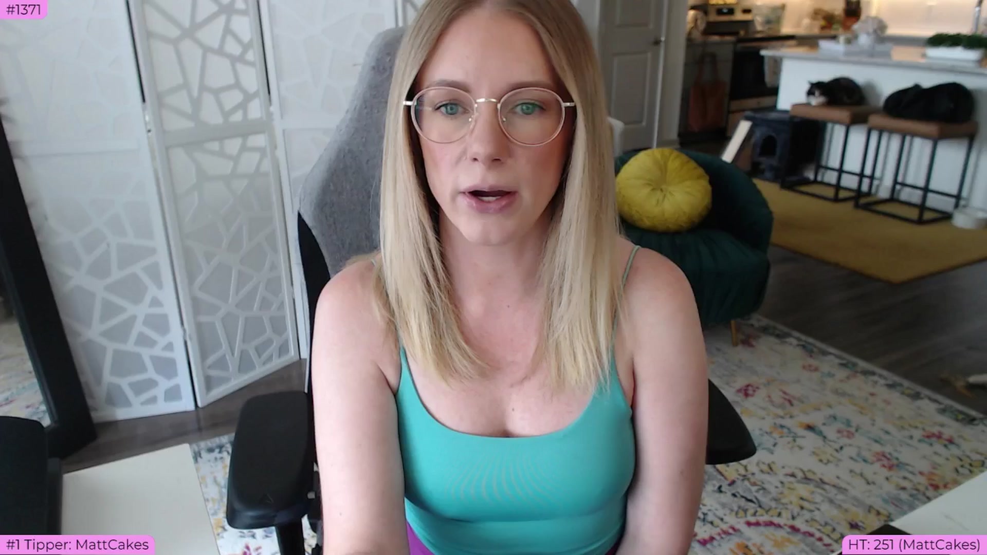 Gallery image thumbnail from Teecake's myfreecams stream on, 05/23/2024, 18:05 image 3 of 20