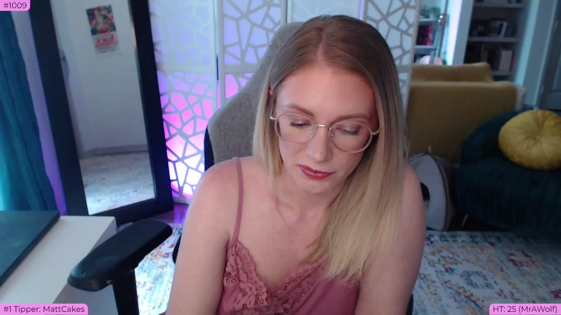 Gallery image thumbnail from Teecake's myfreecams stream on, 05/25/2024, 01:03 image 5 of 20