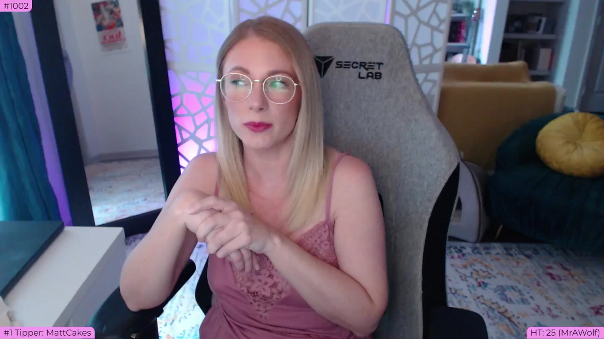 Gallery image thumbnail from Teecake's myfreecams stream on, 05/25/2024, 01:03 image 1 of 20