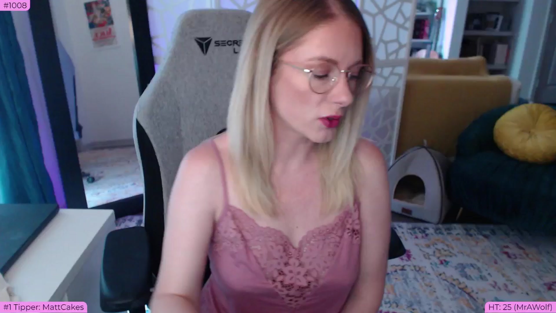 Gallery image thumbnail from Teecake's myfreecams stream on, 05/25/2024, 01:03 image 3 of 20