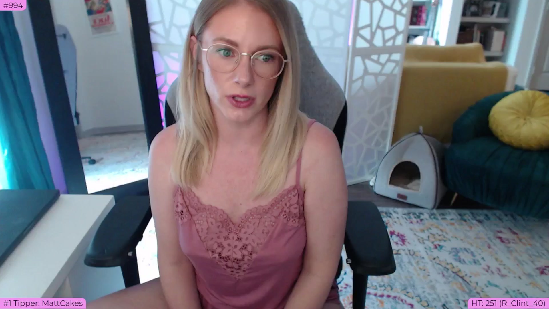 Gallery image thumbnail from Teecake's myfreecams stream on, 05/25/2024, 01:03 image 14 of 20