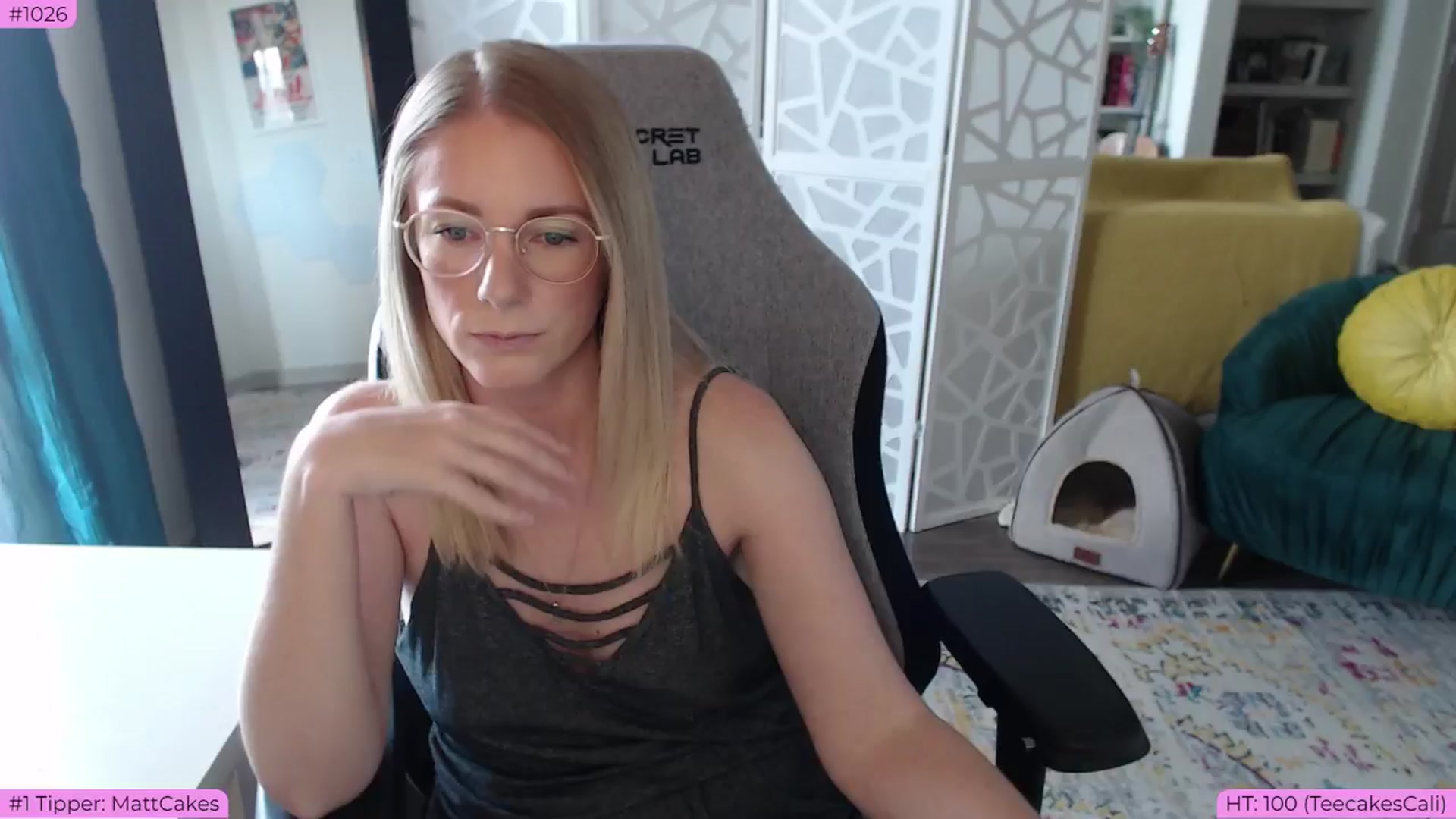 Gallery image thumbnail from Teecake's myfreecams stream on, 05/29/2024, 17:20 image 8 of 20