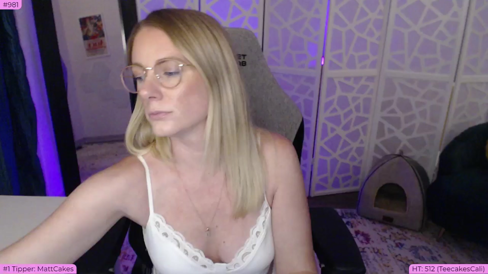 Gallery image thumbnail from Teecake's myfreecams stream on, 05/30/2024, 03:22 image 10 of 20