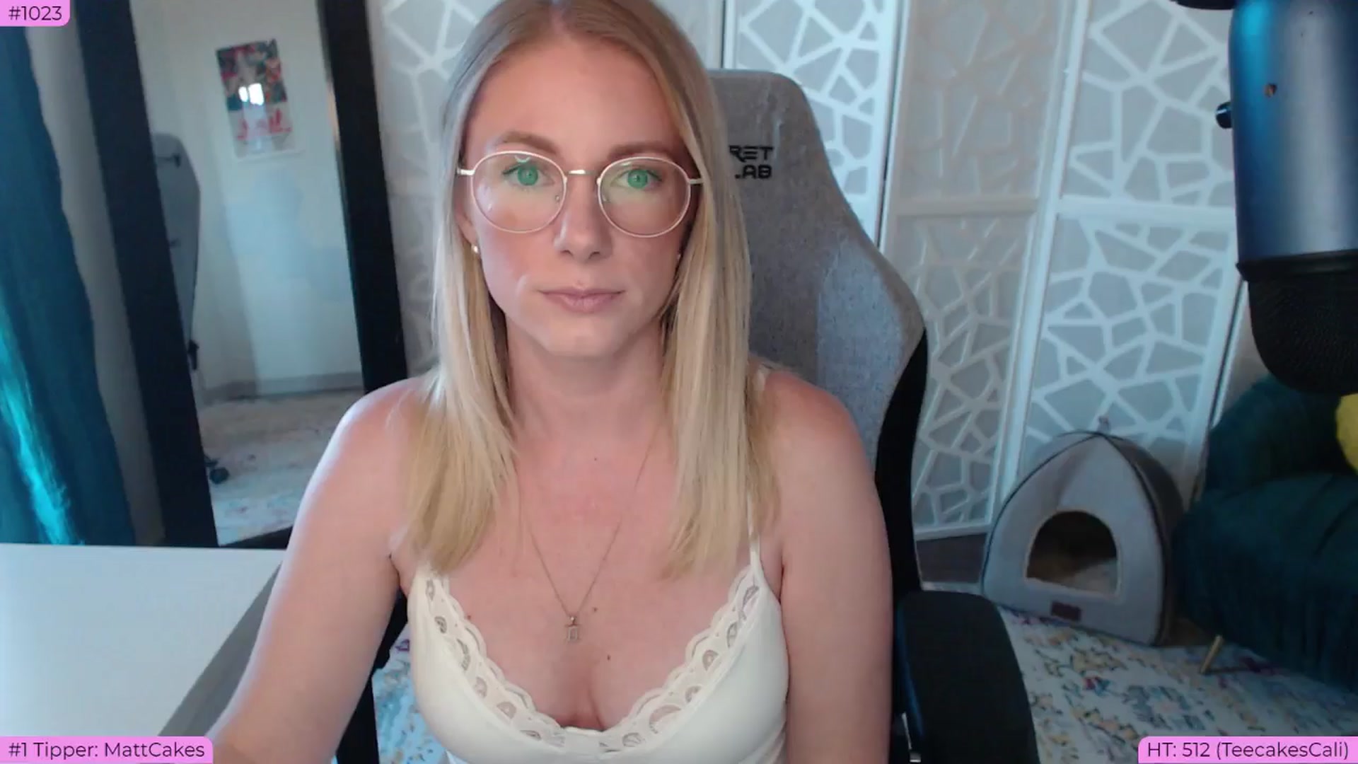 Gallery image thumbnail from Teecake's myfreecams stream on, 05/30/2024, 03:22 image 1 of 20