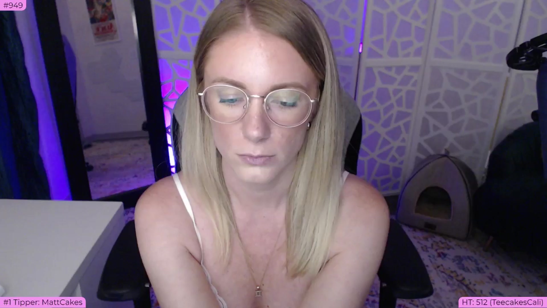 Gallery image thumbnail from Teecake's myfreecams stream on, 05/30/2024, 03:22 image 18 of 20