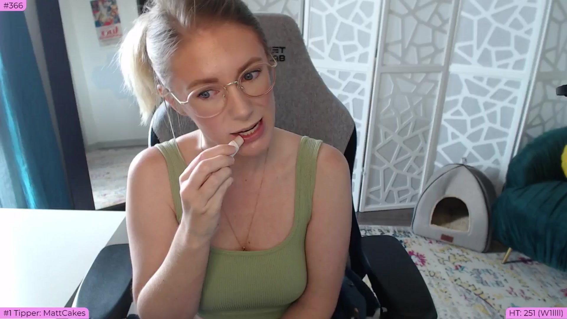 Gallery image thumbnail from Teecake's myfreecams stream on, 06/03/2024, 17:36 image 11 of 20