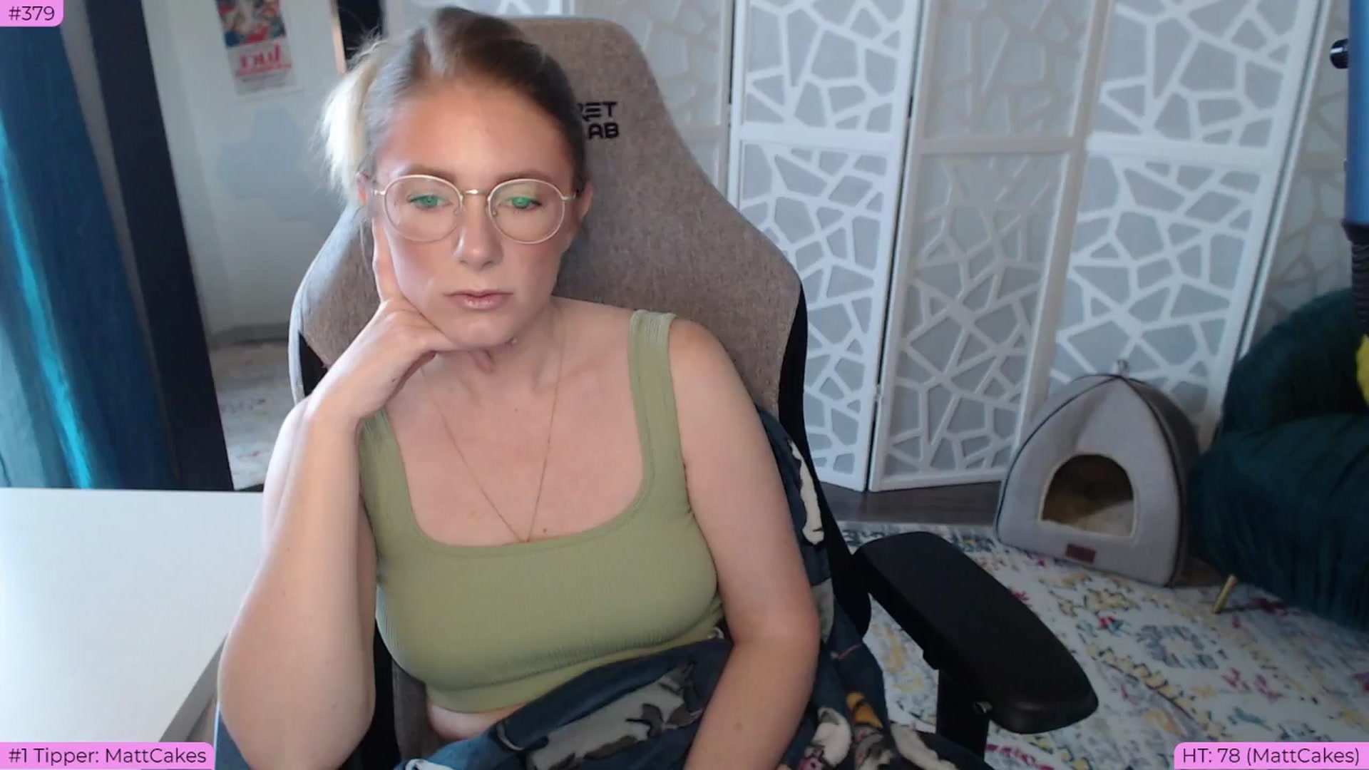 Gallery image thumbnail from Teecake's myfreecams stream on, 06/03/2024, 17:36 image 3 of 20