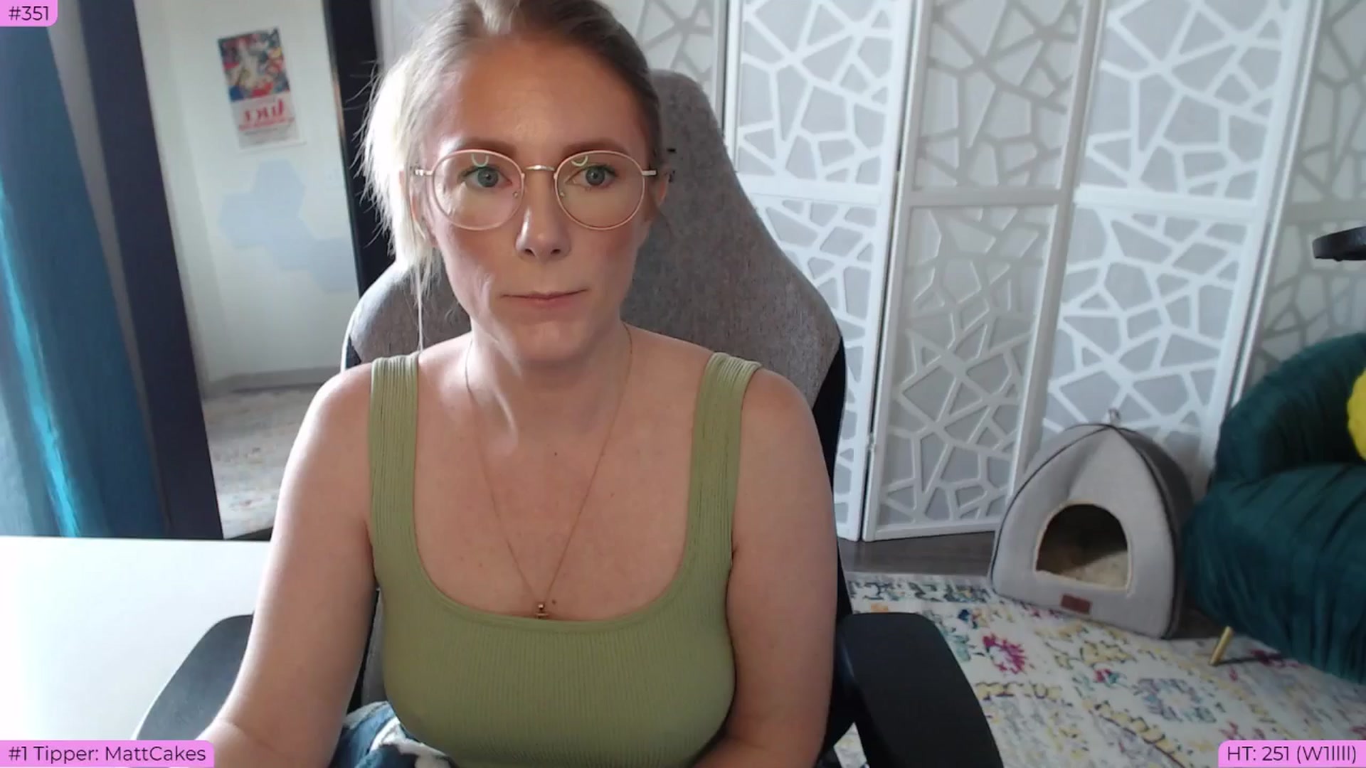 Gallery image thumbnail from Teecake's myfreecams stream on, 06/03/2024, 17:36 image 17 of 20