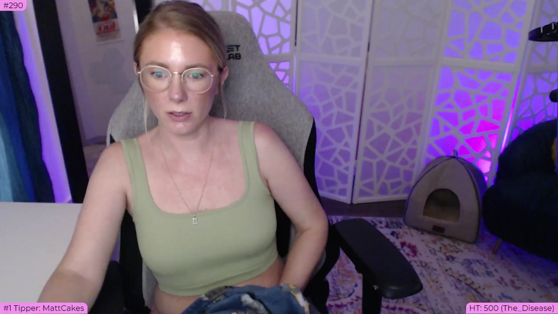 Gallery image thumbnail from Teecake's myfreecams stream on, 06/04/2024, 02:40 image 11 of 20