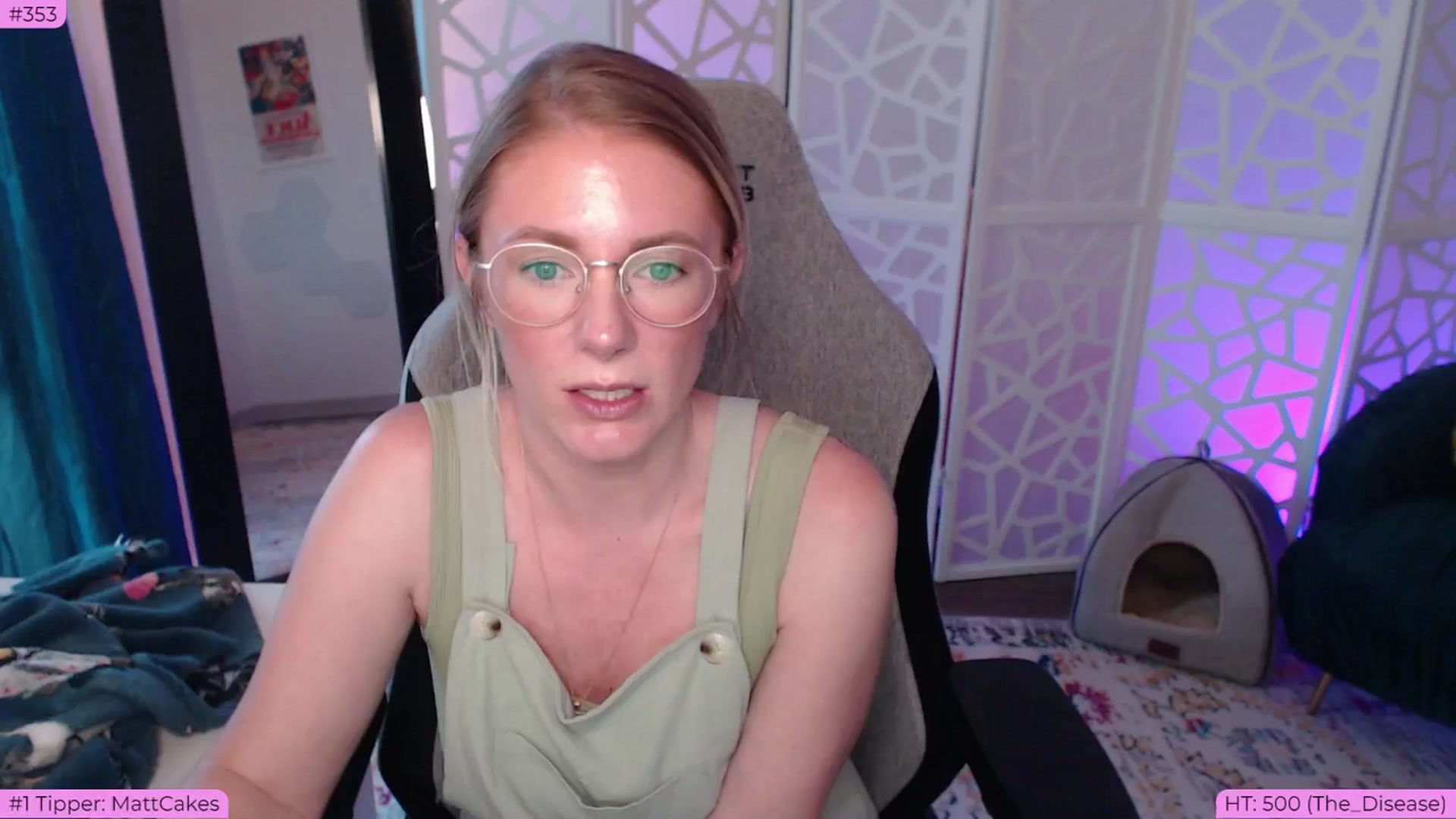 Gallery image thumbnail from Teecake's myfreecams stream on, 06/04/2024, 02:40 image 5 of 20