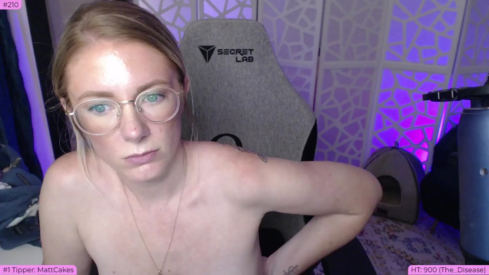 Gallery image thumbnail from Teecake's myfreecams stream on, 06/04/2024, 02:40 image 18 of 20