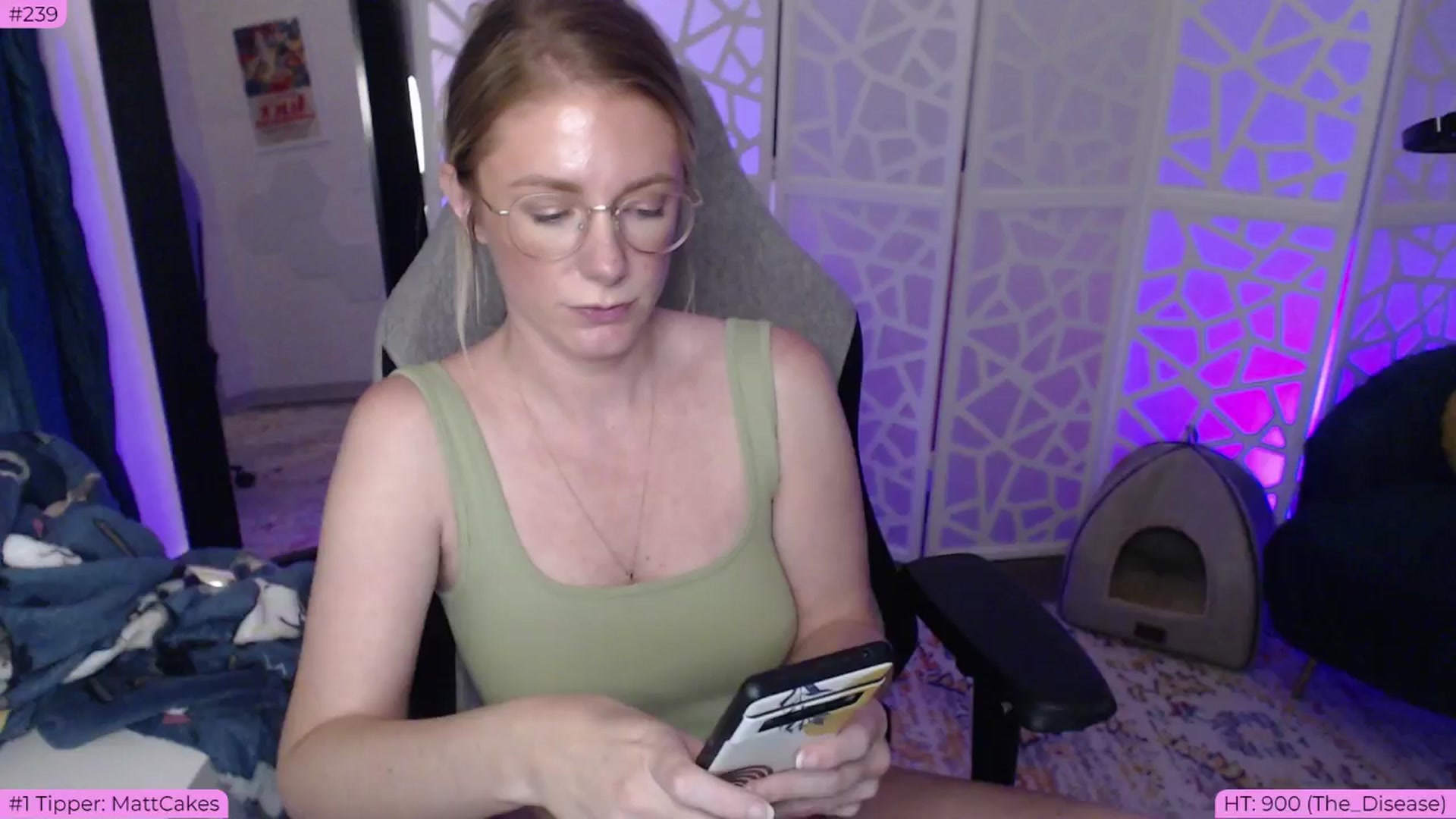 Gallery image thumbnail from Teecake's myfreecams stream on, 06/04/2024, 02:40 image 15 of 20