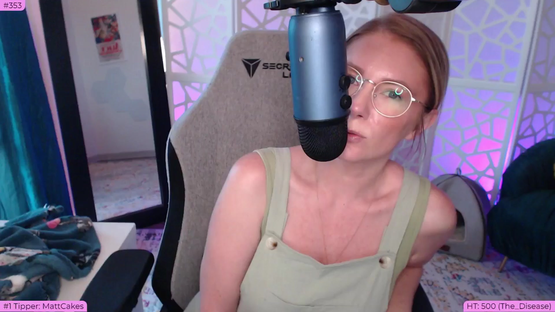 Gallery image thumbnail from Teecake's myfreecams stream on, 06/04/2024, 02:40 image 4 of 20