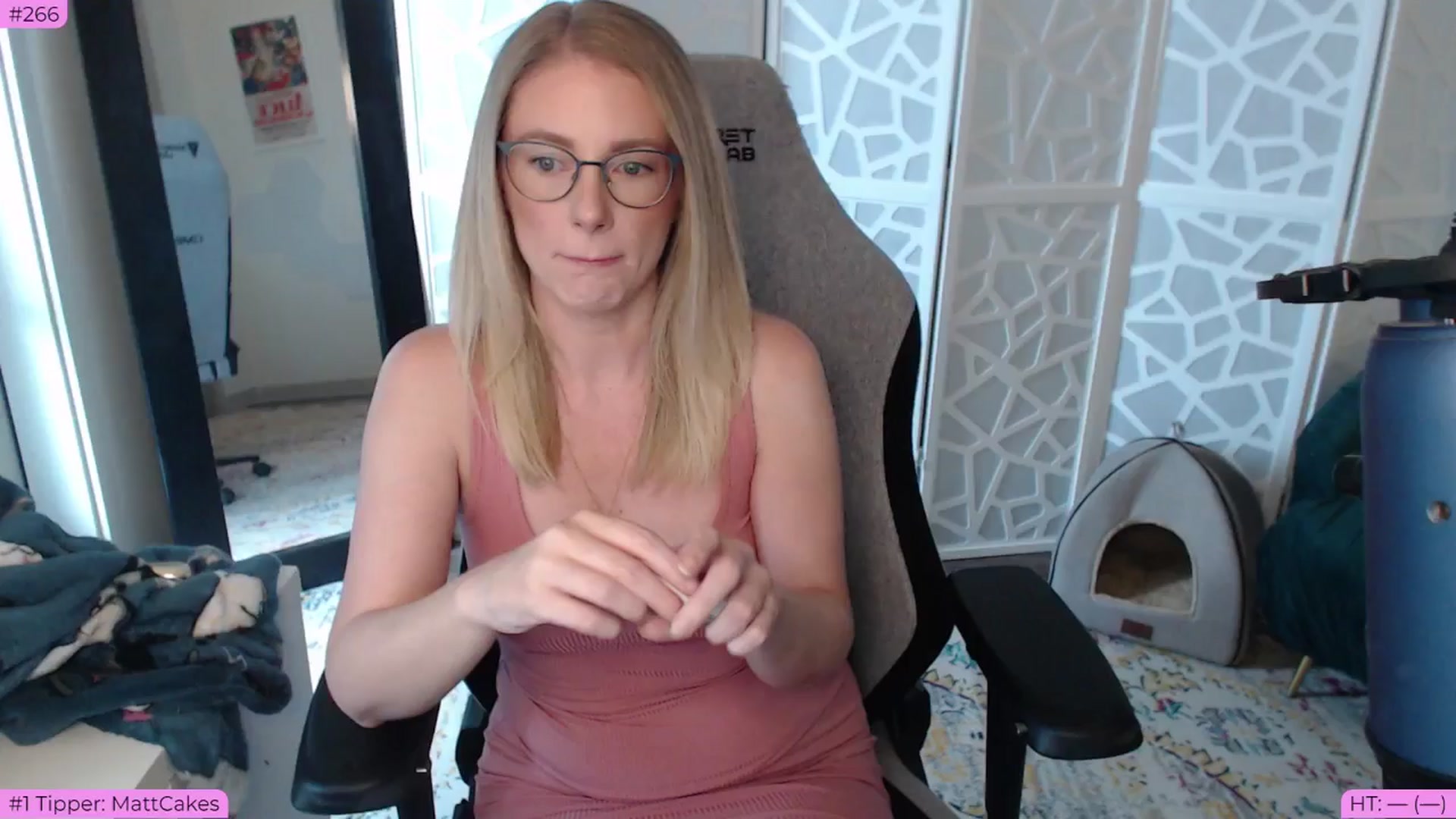 Gallery image thumbnail from Teecake's myfreecams stream on, 06/04/2024, 16:24 image 4 of 20