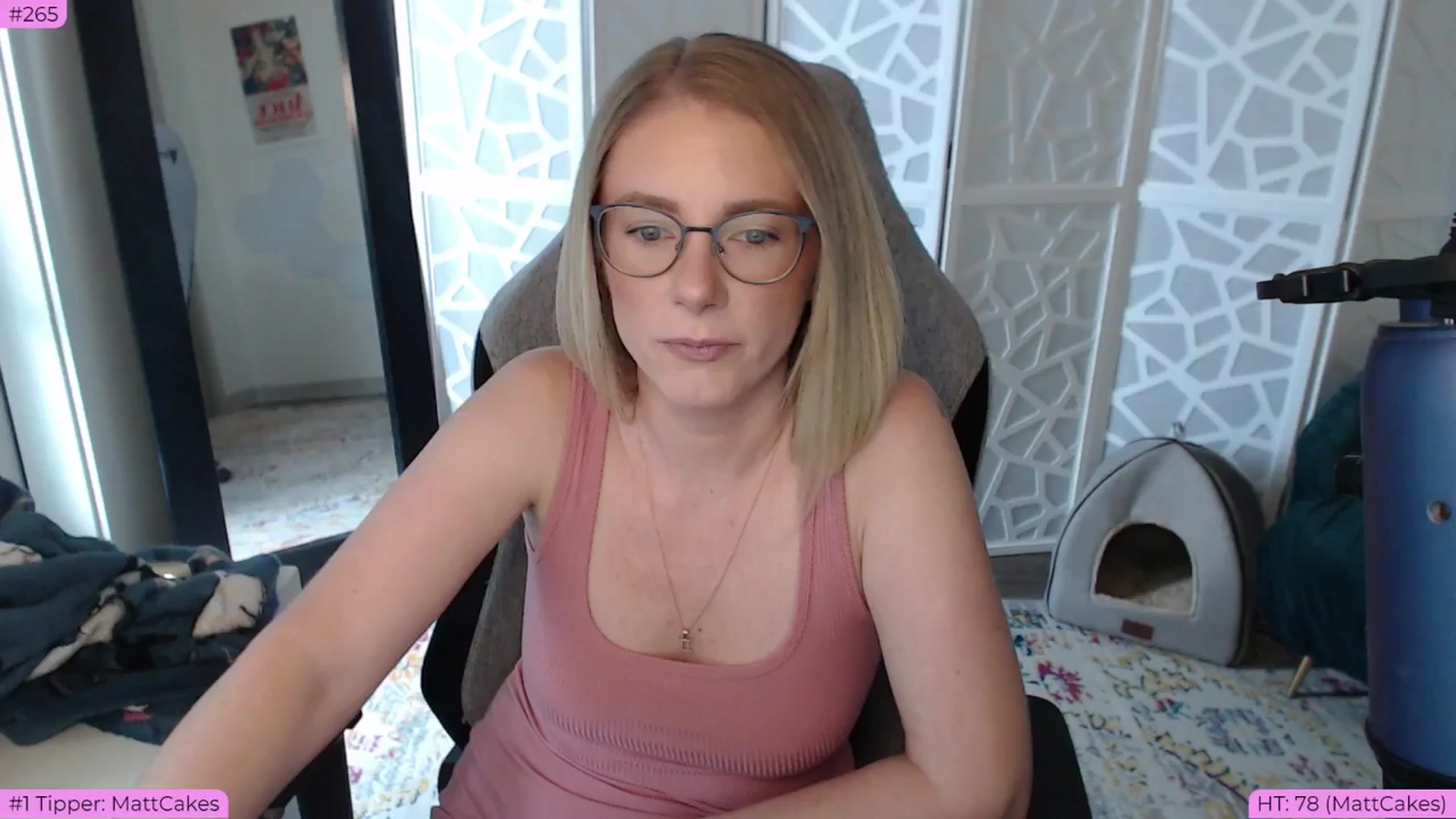 Gallery image thumbnail from Teecake's myfreecams stream on, 06/04/2024, 16:24 image 12 of 20