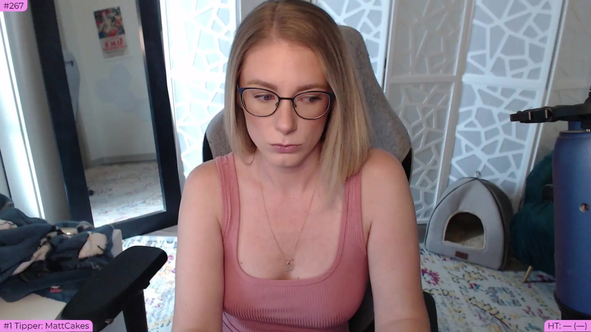 Gallery image thumbnail from Teecake's myfreecams stream on, 06/04/2024, 16:24 image 9 of 20