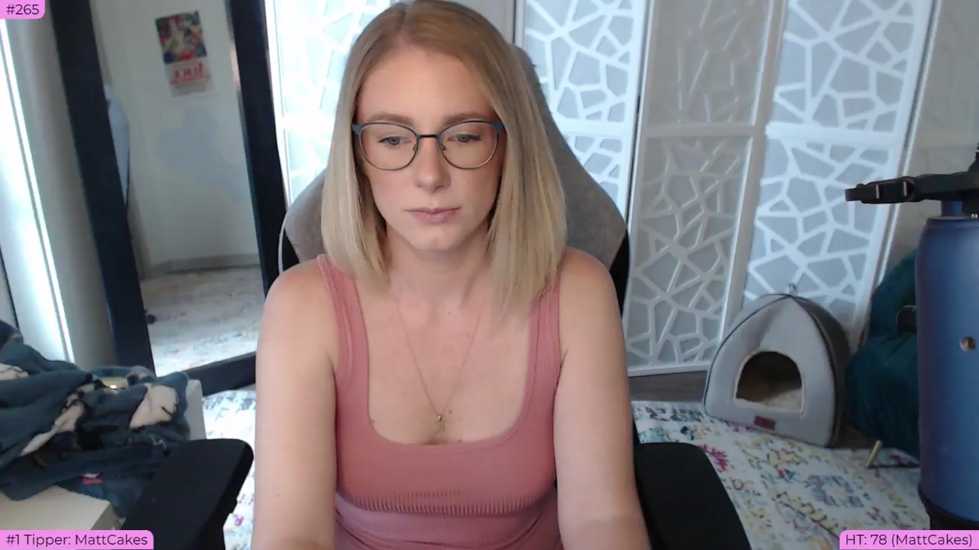 Gallery image thumbnail from Teecake's myfreecams stream on, 06/04/2024, 16:24 image 15 of 20
