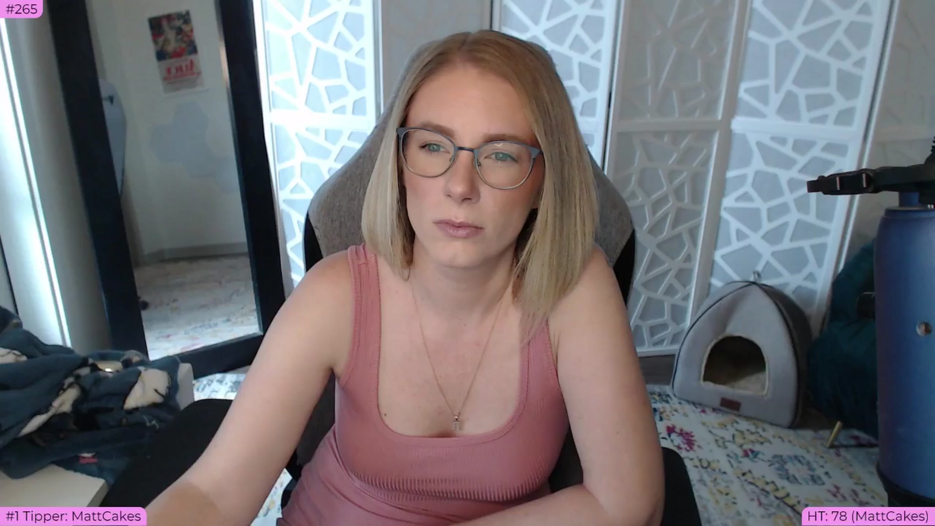 Gallery image thumbnail from Teecake's myfreecams stream on, 06/04/2024, 16:24 image 11 of 20