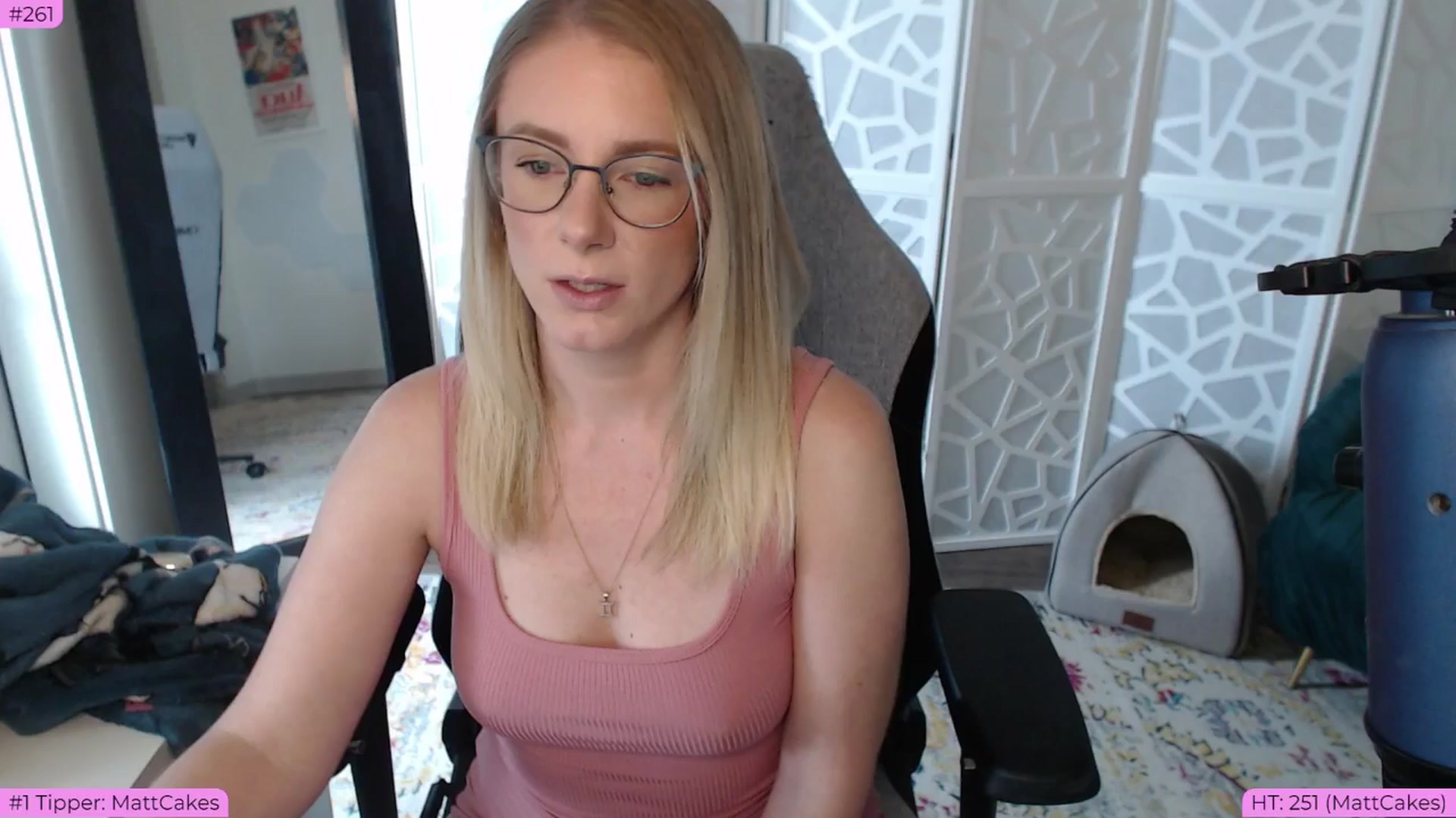 Gallery image thumbnail from Teecake's myfreecams stream on, 06/04/2024, 17:00 image 11 of 20