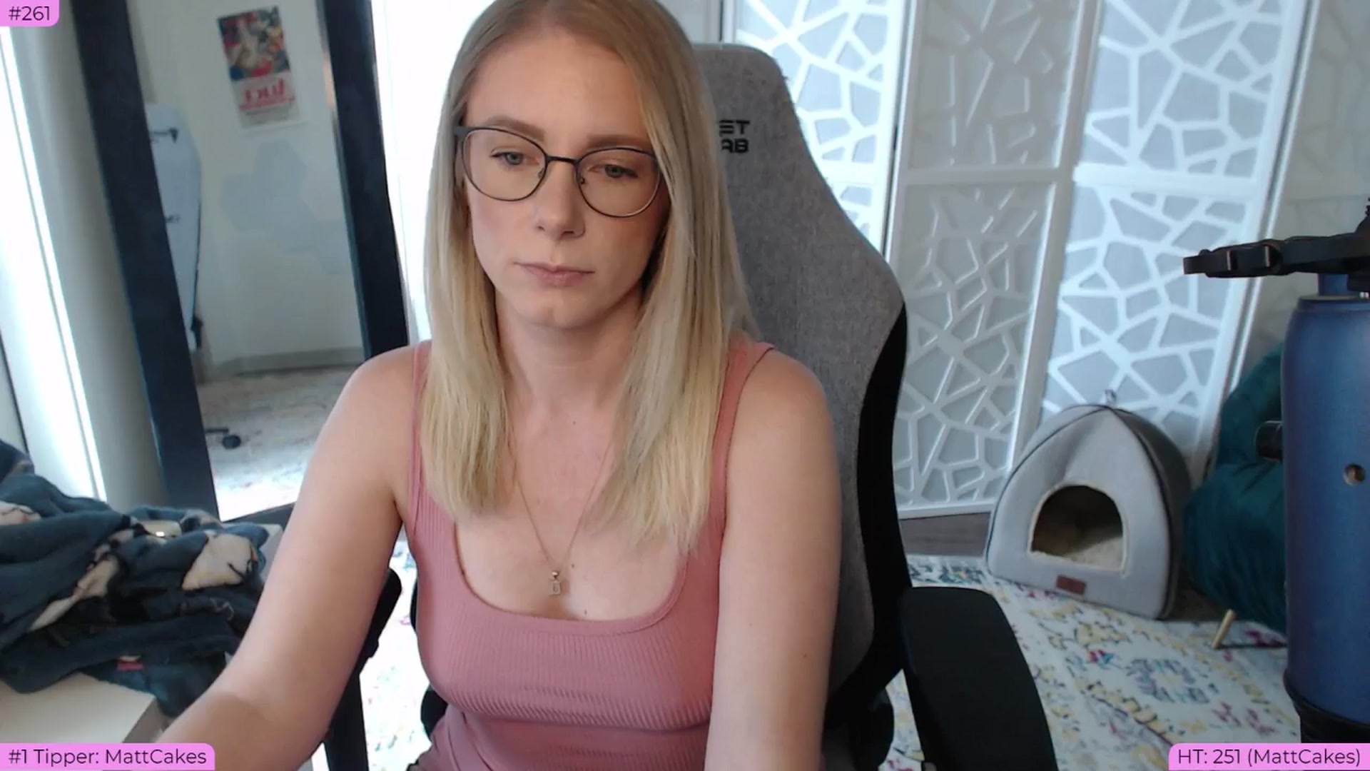 Gallery image thumbnail from Teecake's myfreecams stream on, 06/04/2024, 17:00 image 14 of 20