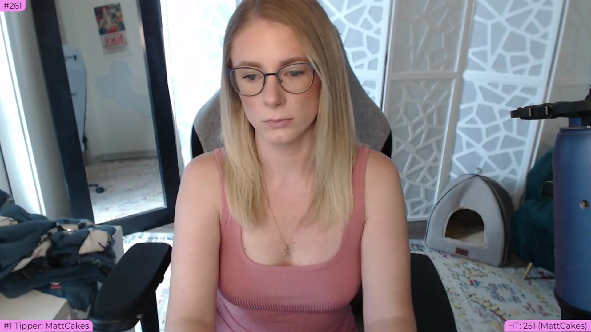 Gallery image thumbnail from Teecake's myfreecams stream on, 06/04/2024, 17:00 image 17 of 20