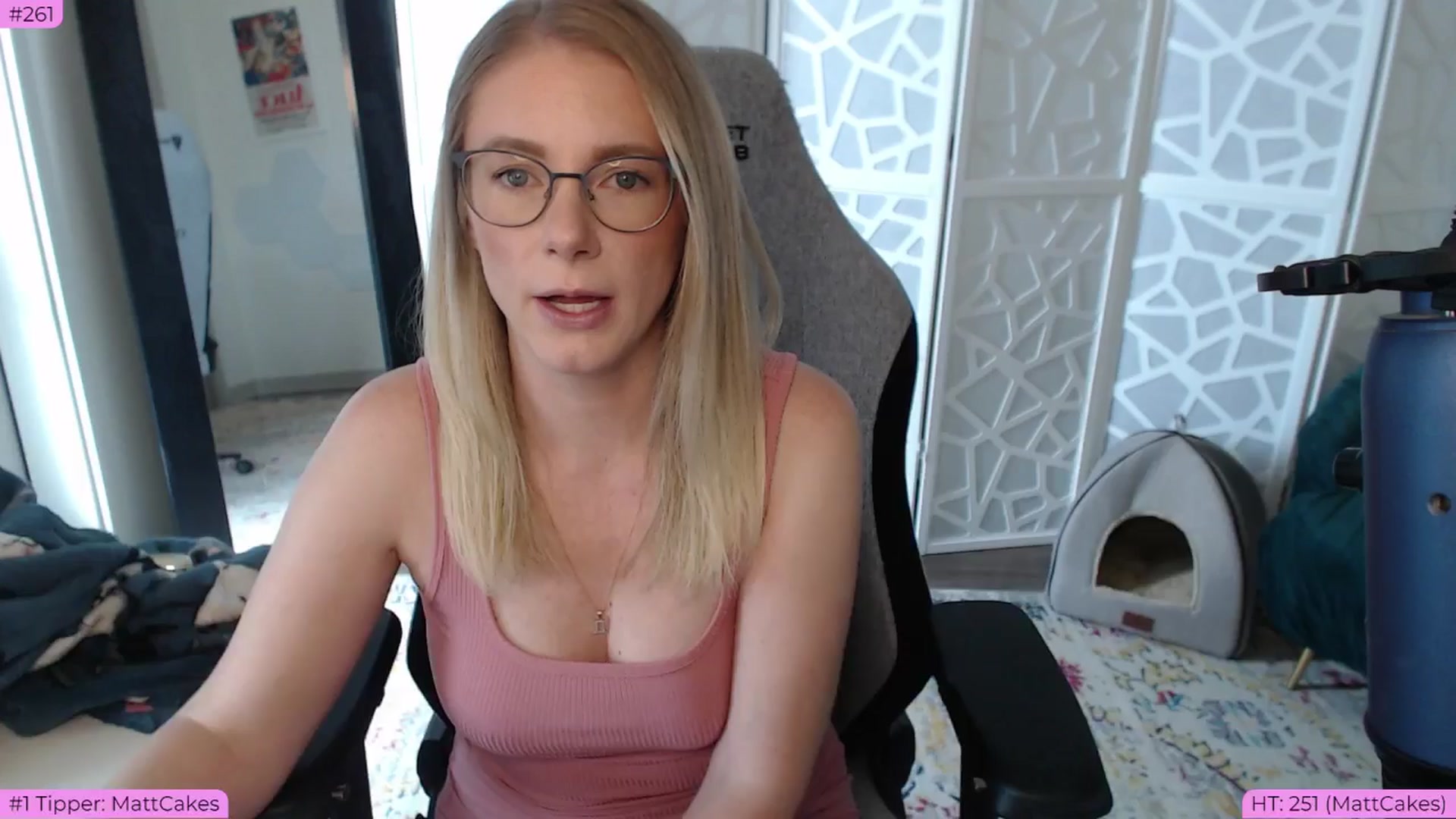 Gallery image thumbnail from Teecake's myfreecams stream on, 06/04/2024, 17:00 image 7 of 20