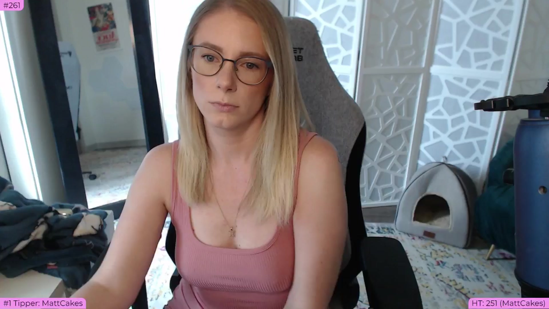 Gallery image thumbnail from Teecake's myfreecams stream on, 06/04/2024, 17:00 image 13 of 20