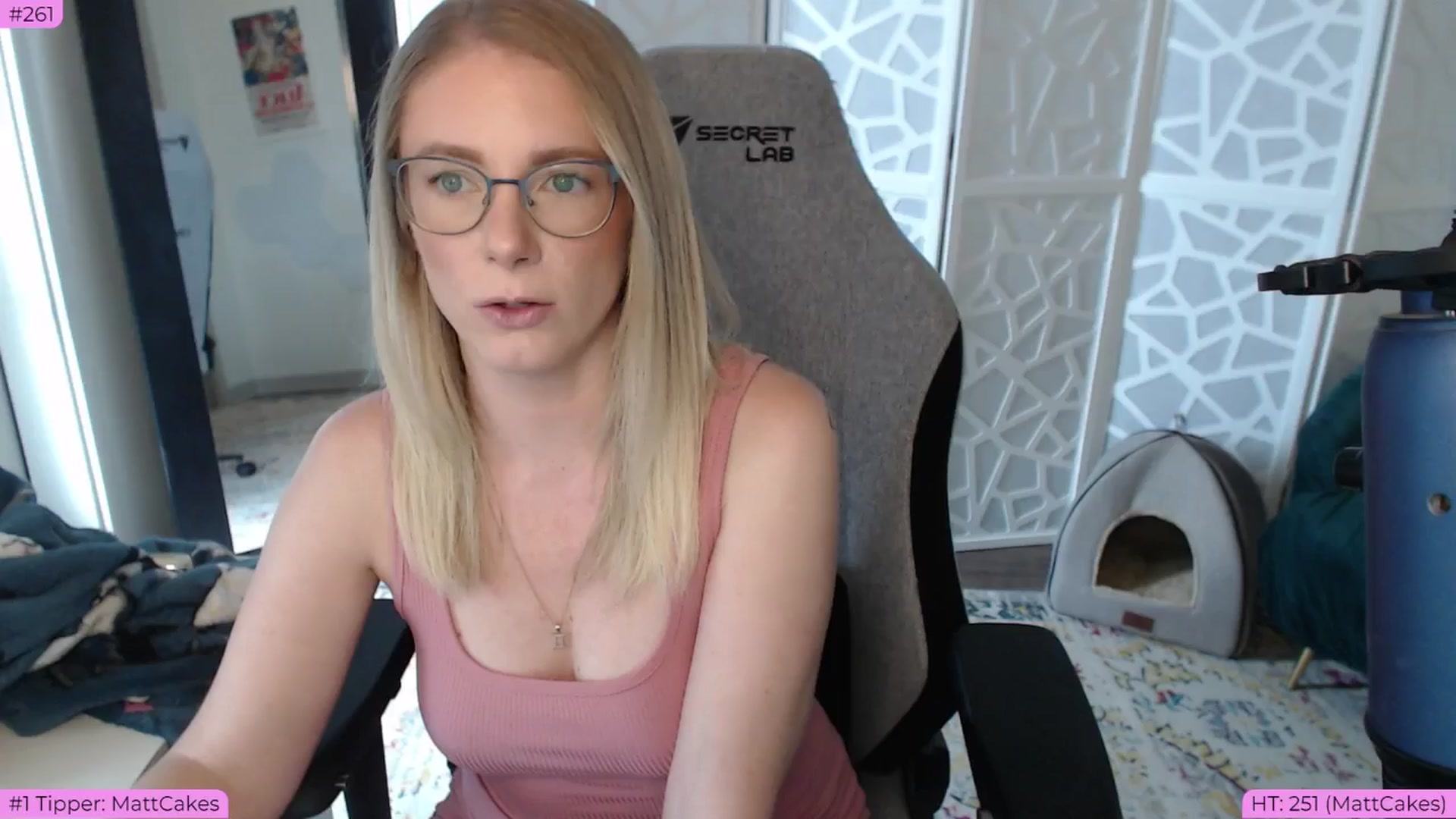Gallery image thumbnail from Teecake's myfreecams stream on, 06/04/2024, 17:00 image 16 of 20