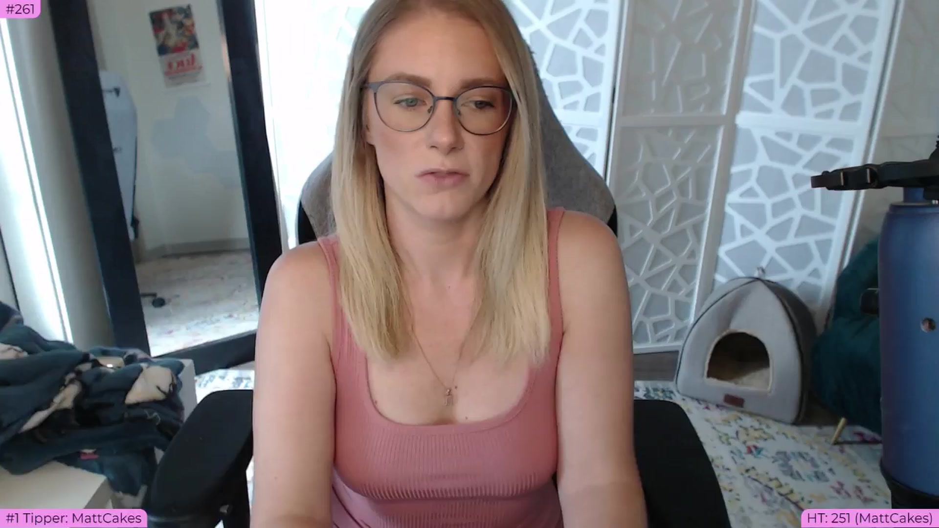 Gallery image thumbnail from Teecake's myfreecams stream on, 06/04/2024, 17:00 image 12 of 20
