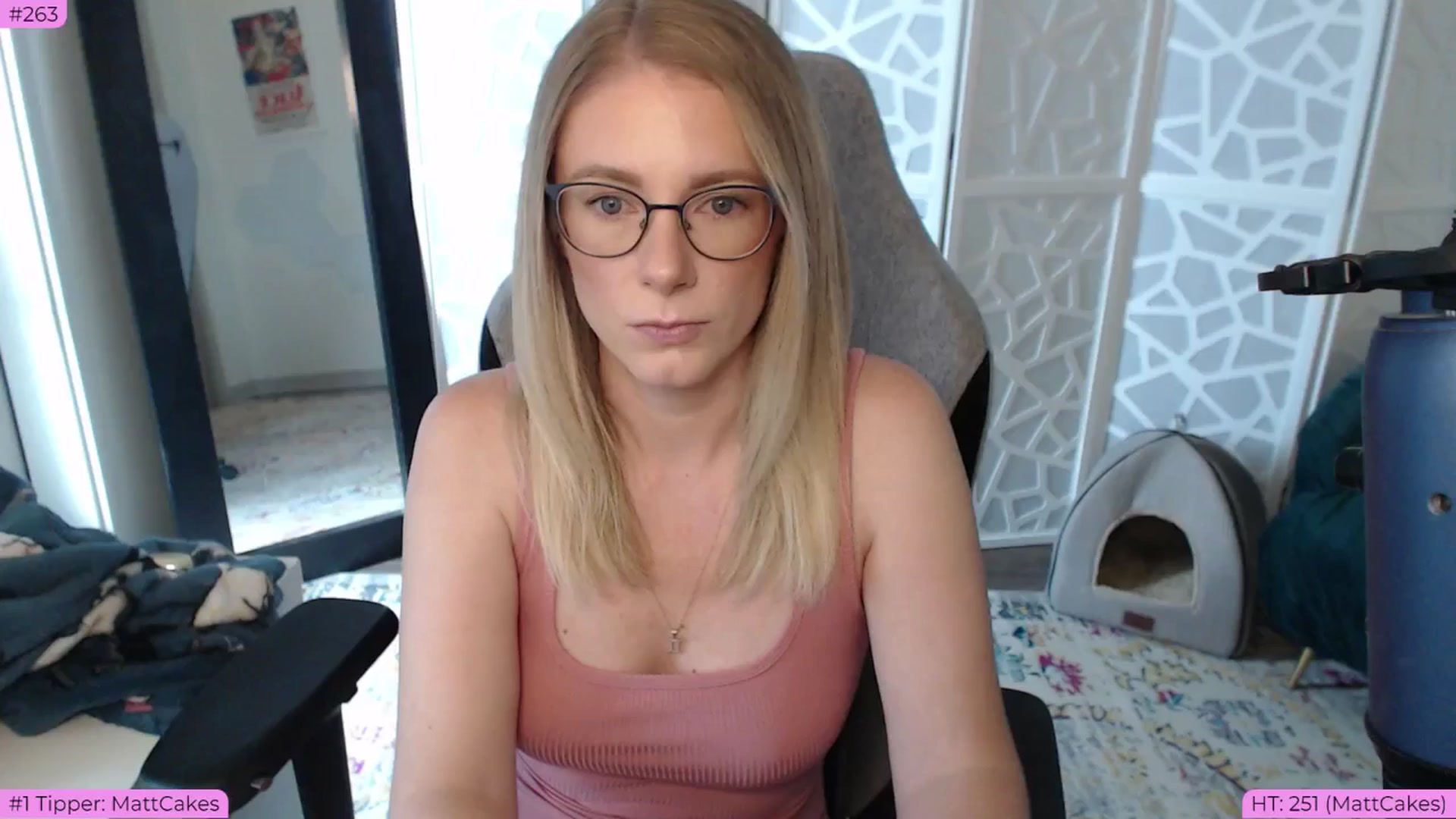 Gallery image thumbnail from Teecake's myfreecams stream on, 06/04/2024, 17:18 image 4 of 20