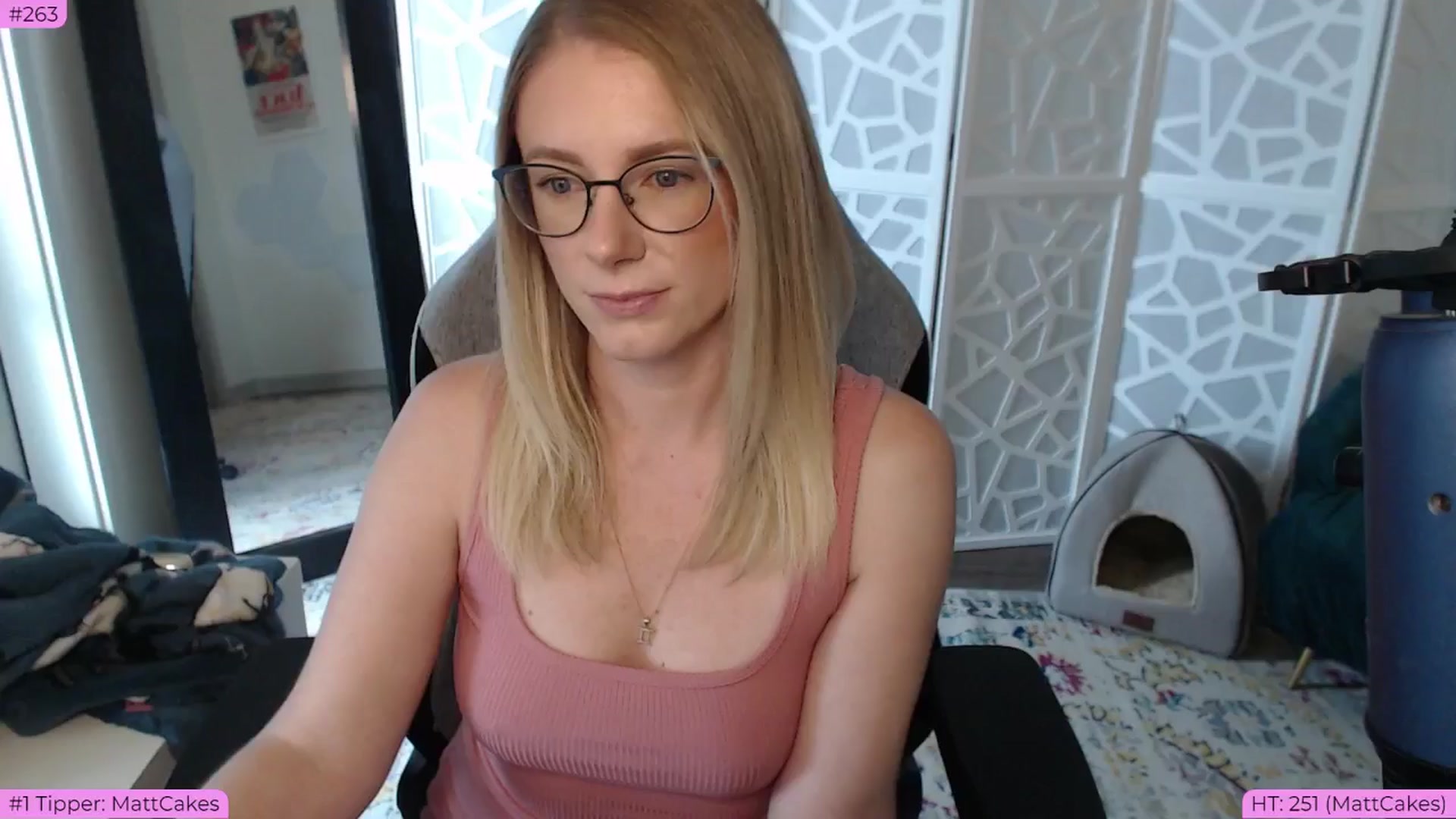 Gallery image thumbnail from Teecake's myfreecams stream on, 06/04/2024, 17:18 image 11 of 20