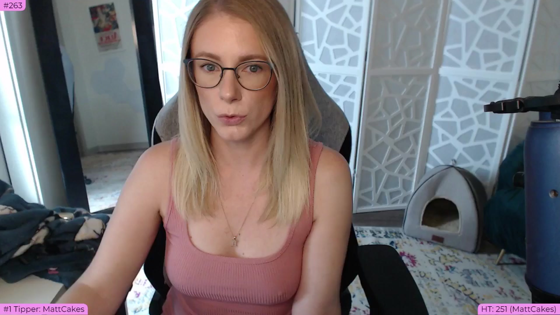 Gallery image thumbnail from Teecake's myfreecams stream on, 06/04/2024, 17:18 image 14 of 20